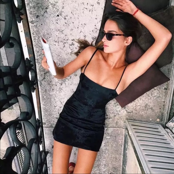 90’s Chic Satin Mini Cami Dress Embroidered Black - Picture 6 of 6